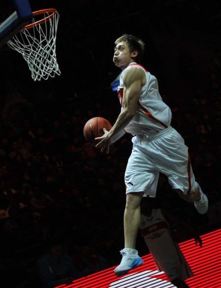 CBA杯半场：韦瑟斯庞17分，青岛66-41领先天津